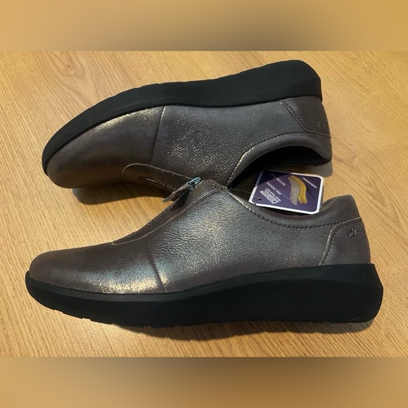Clark’s Size 7.5 Shoes - Picture 4 of 13